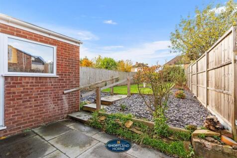 98 Arnold Avenue (20 of 21).jpg