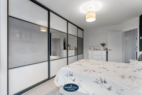 71 Arnold Ave (15 of 24).jpg