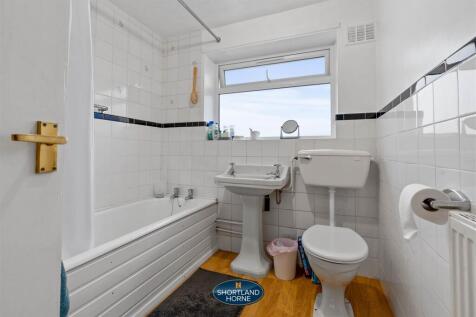 5 Blecthley Drive (7 of 21).jpg