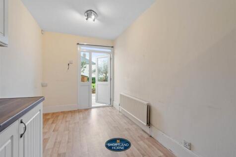 27 Bathurst Rd (20 of 29).jpg