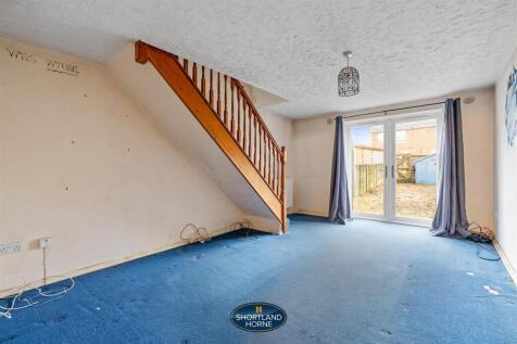 13 Lymington Drive (13 of 17).jpg