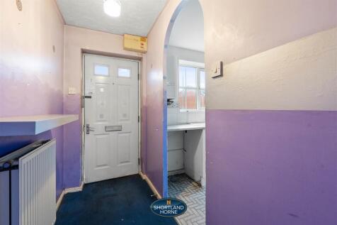 13 Lymington Drive (15 of 17).jpg