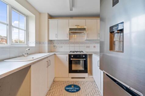 13 Lymington Drive (16 of 17).jpg