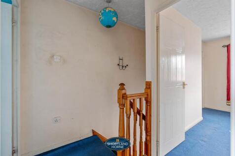 13 Lymington Drive (7 of 17).jpg