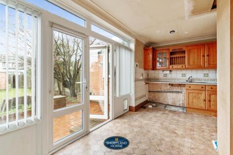 72 Eversleigh Road (17 of 27).jpg