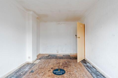 72 Eversleigh Road (10 of 27).jpg