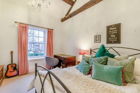 8529686-interior18.jpg