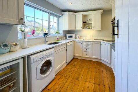 5 Beeston Close (14 of 39).jpg