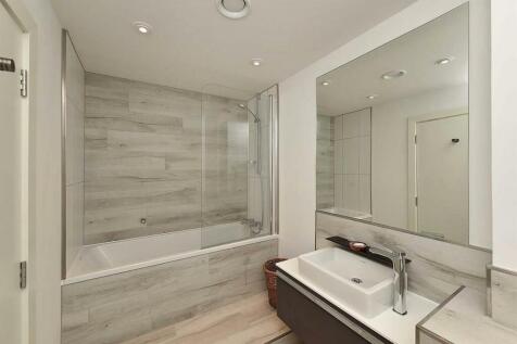 BATHROOM/WC