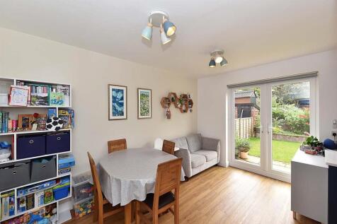 FAMILY/DINING/BREAKFAST KITCHEN
