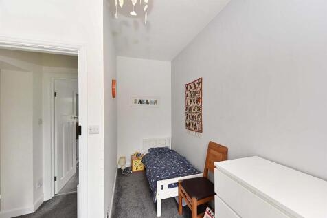 BEDROOM FOUR L SHAPED ROOM