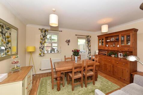 DINING/LIVING AREA