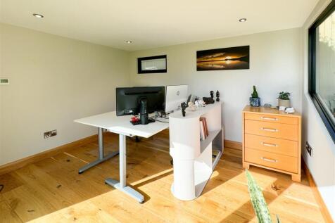 HOME OFFICE/GARDEN ROOM