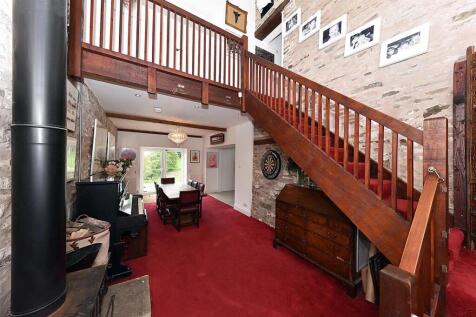 DINING/SITTING ROOM