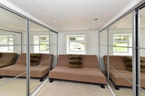 BEDROOM 5/DRESSING ROOM