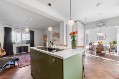 RECENTLY INSTALLED KITCHEN