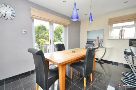 Kitchen hub