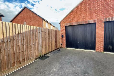 Garage to rear