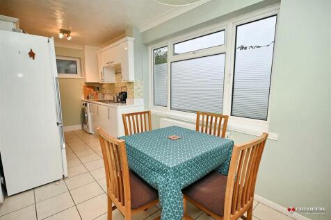 Kitchen/ Dining room