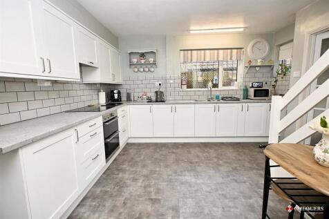 Kitchen/ Breakfast Room