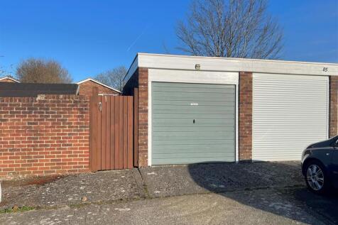 Garage to rear