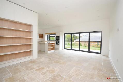 Kitchen/ Dining area