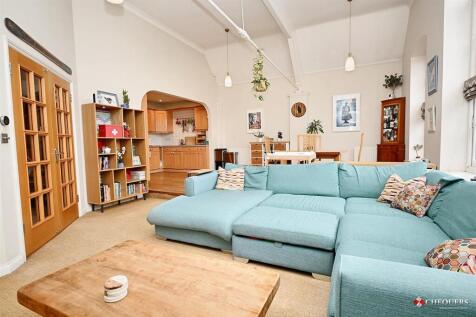 Lounge/ dining/ kitchen