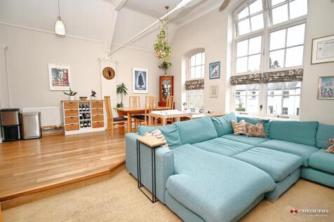 Lounge/ dining