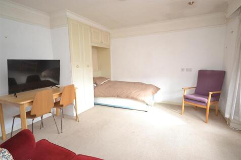 Living/bedroom area