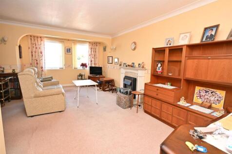 Lounge/ dining room