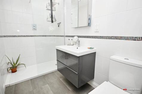 Bedroom 1 Ensuite
