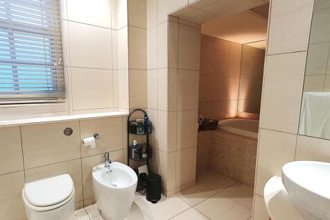 Bathroom.jpg