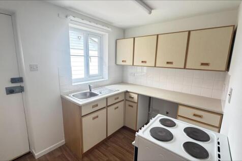 Grove 3a kitchen 2.jpeg