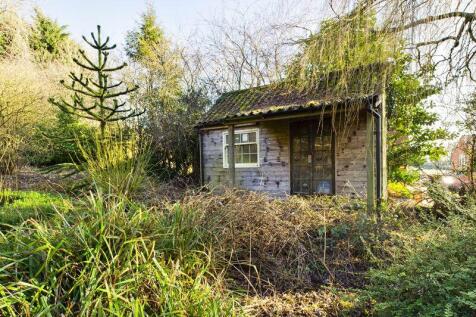 Garden outbuilding