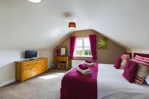 Maggie&#39;s Mews Master Bedroom