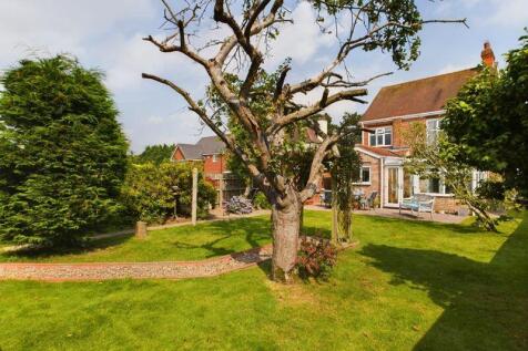 Rear garden/elevation