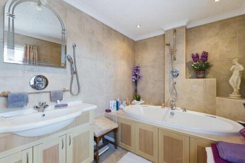 En Suite Bathroom