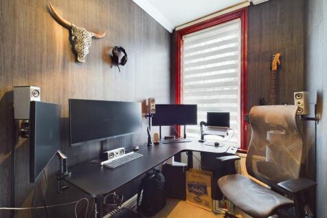 Bedroom/office