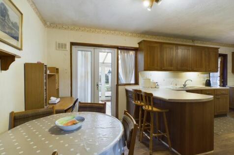 Dining kitchen