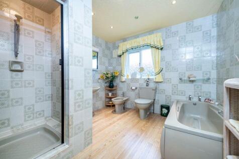 Ground floor bathroom