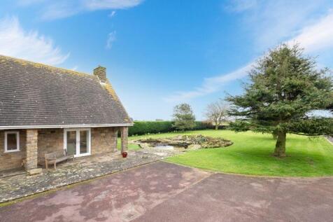 Front veranda/grounds
