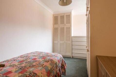 Bedroom/ office