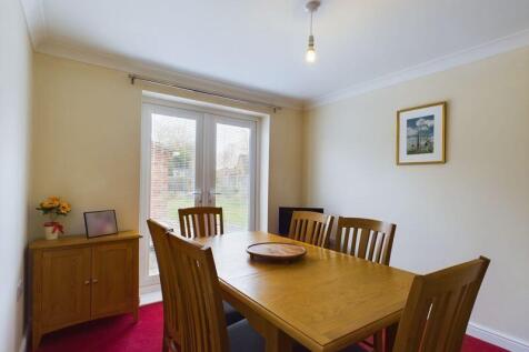 Dining room/ bedroom