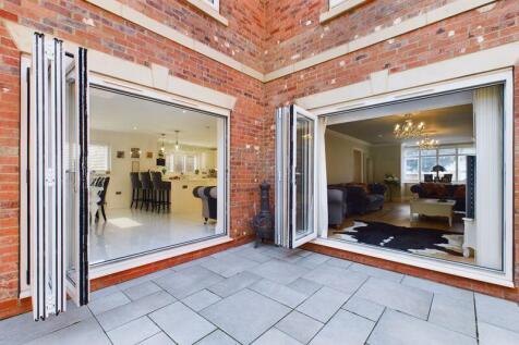 Bi-Folds