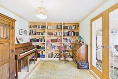 Bedroom/study