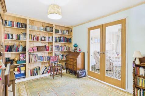 Bedroom/study