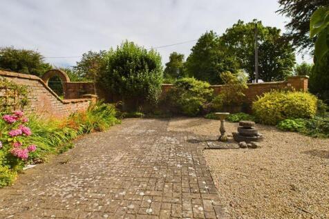 Walled garden area