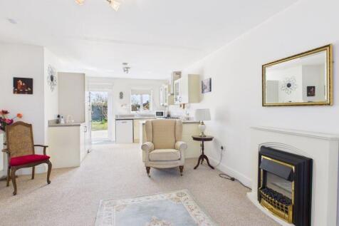 Living Room / Kitchen