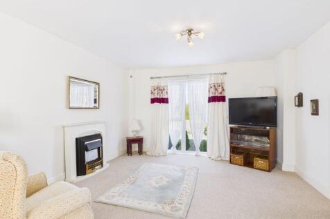 Living Room / Kitchen