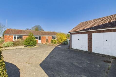 Garage/outbuildings